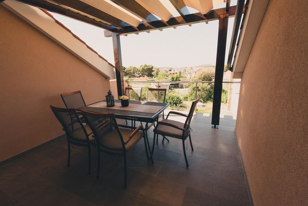 Apartments Sunny Garden Brodarica  Ngoại thất bức ảnh