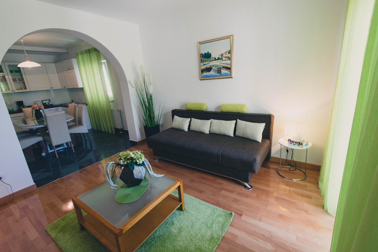 Apartments Sunny Garden Brodarica  Ngoại thất bức ảnh
